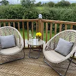 Long Meadow Apartment