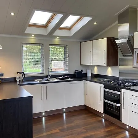 Long Meadow With Hot Tub Malton