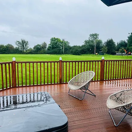 Long Meadow With Hot Tub * Malton